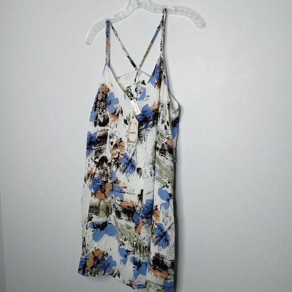 Entro Dress   - Picture 3 of 10